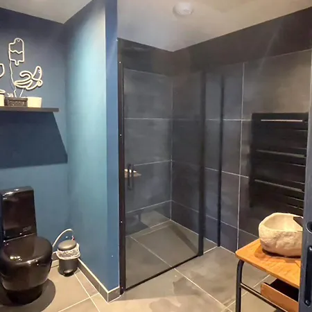 러브호텔 Nuits D'exil